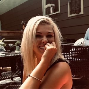 Meet your Posher, Alexandra